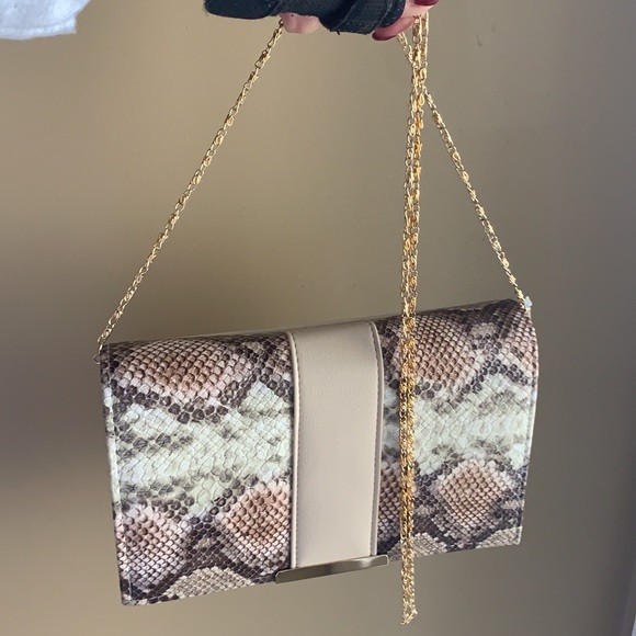 NWT CRUISE CLUB Tan animal Print Clutch purse Evening bag goldtone trim & chain - Picture 6 of 13